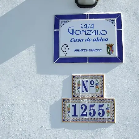 Casa Rural De Gonzalo Asturias Nyaraló *
